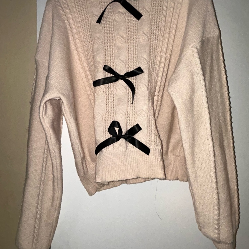 Soft Cable-Knit Bow Accent Sweater - Cream